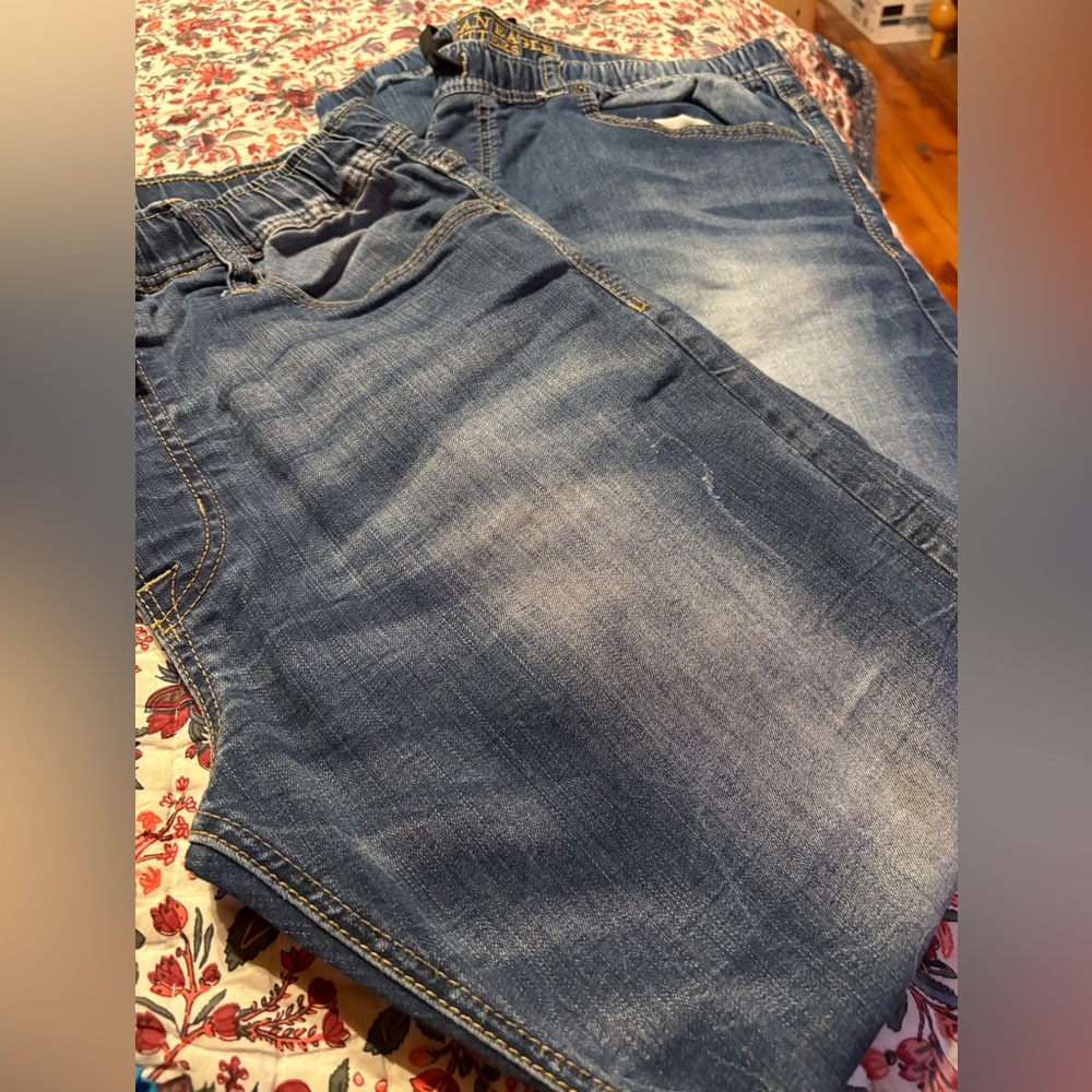 2 pair American Eagle jeans